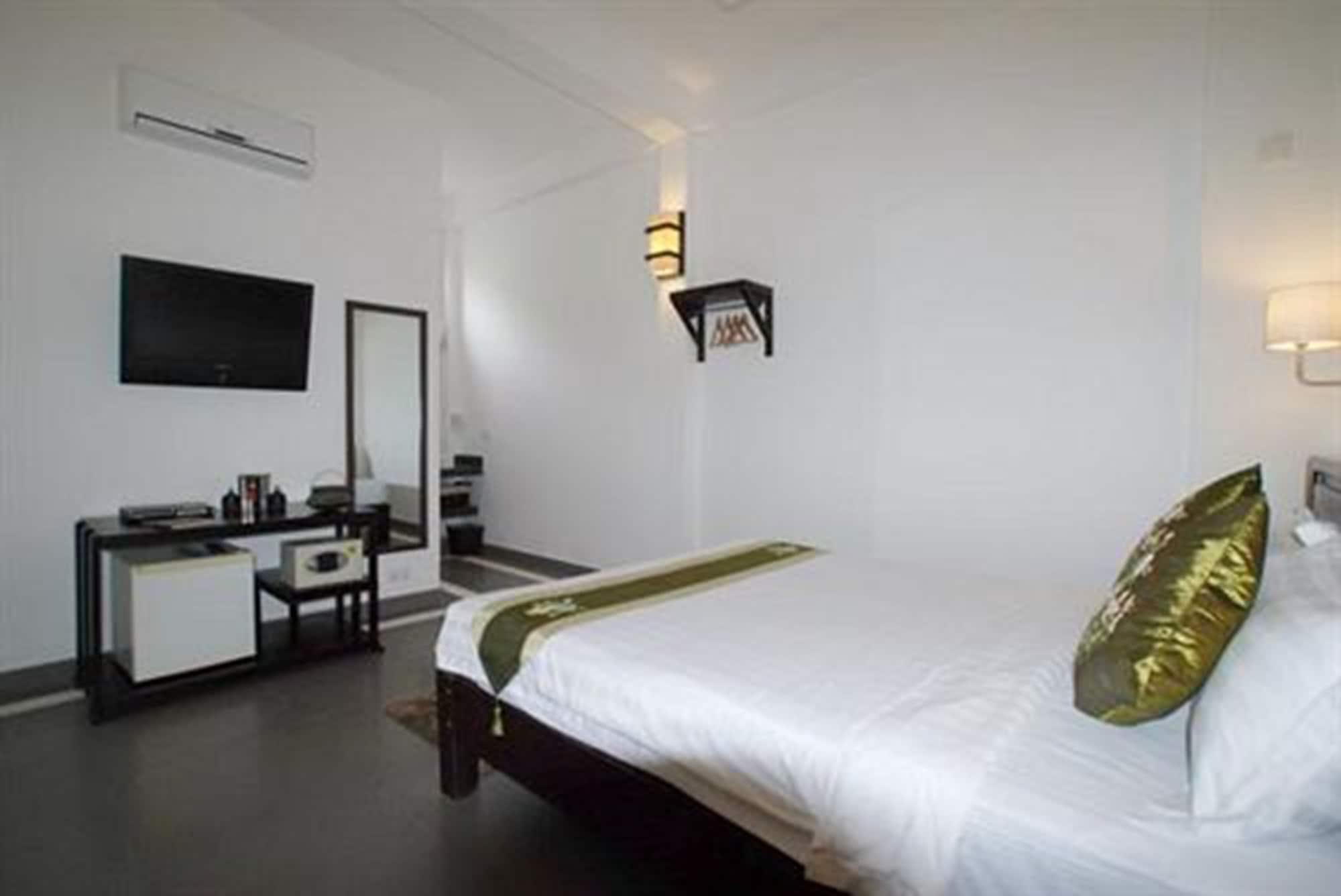 โรงแรม เดอะ คอลัมน์ กำปอต ภายนอก รูปภาพ