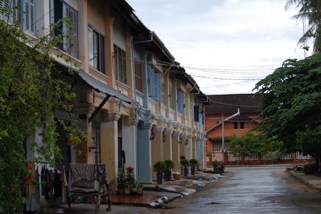 โรงแรม เดอะ คอลัมน์ กำปอต ภายนอก รูปภาพ
