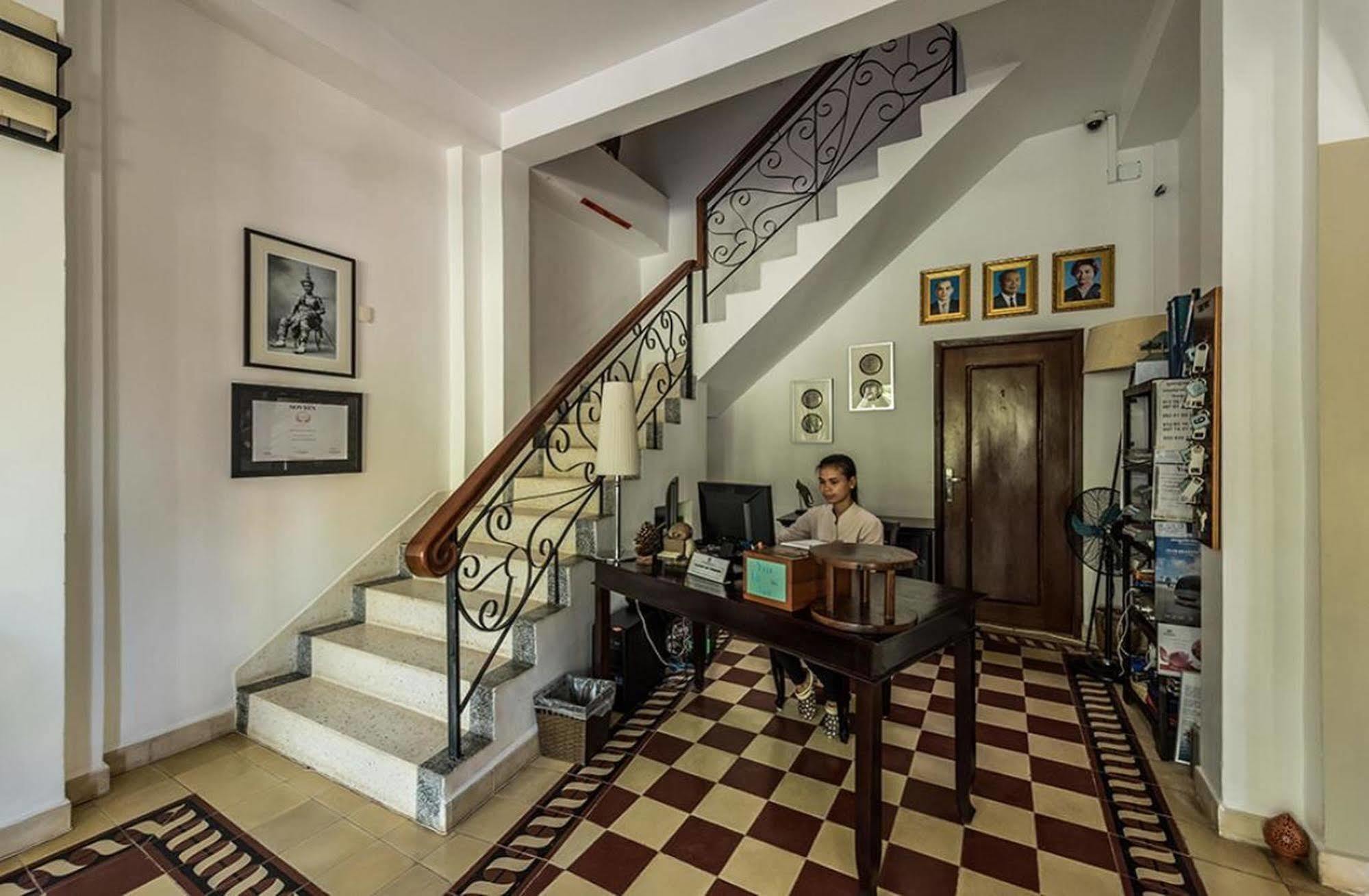 โรงแรม เดอะ คอลัมน์ กำปอต ภายนอก รูปภาพ